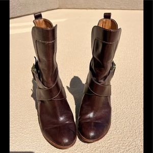 Frye Andrea Mid boots booties. Chocolate Brown Leather Size 8 Womens
